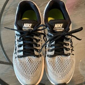 Nike Zoom Pegasus 32 Black and Gray Running Shoes